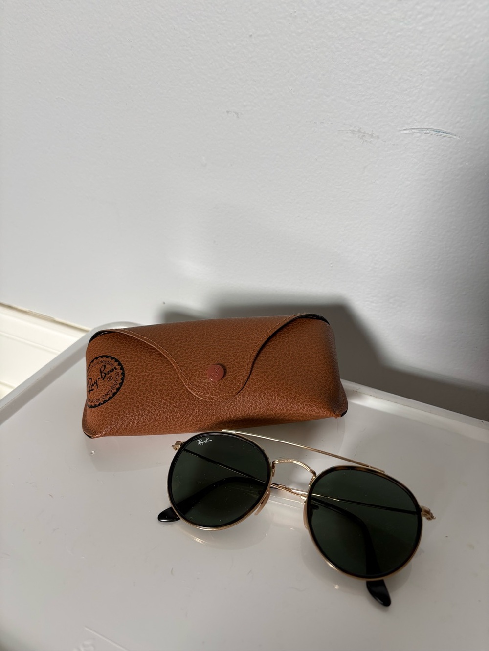 Ray-Ban Gold Frame Sunglasses with Green Lenses - Picture 2 of 4